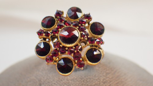 Schöner granat stern ring - stern,