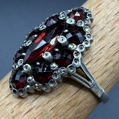 Großer vintage granat - großer,