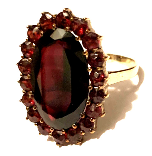 Granat oval ring 8kt - ring,