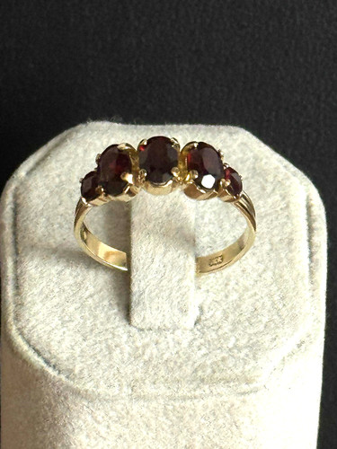 Goldring mit granat - mit,