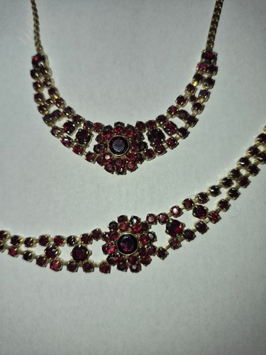 Granatcollier mit passendem