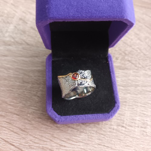 Breiter ring mit granat - granat,